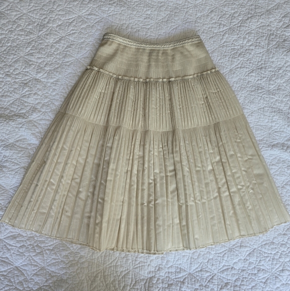 Burberry Pleated Silk Blend Tiered Skirt - Cream - Picture 13 of 14